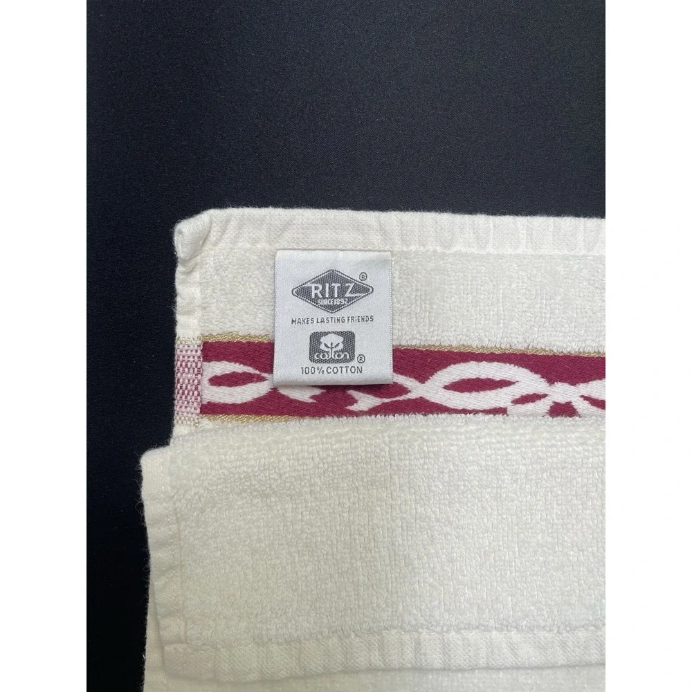 Ritz 100% Cotton Made Turkey Christmas Wreath Ivory Fingertip Hand Towel NWOT